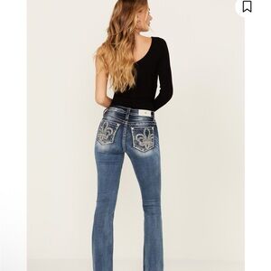 MISS ME WOMEN'S DARK WASH MID RISE FLEUR DE LIS BOOTCUT STRETCH
DENIM JEANS